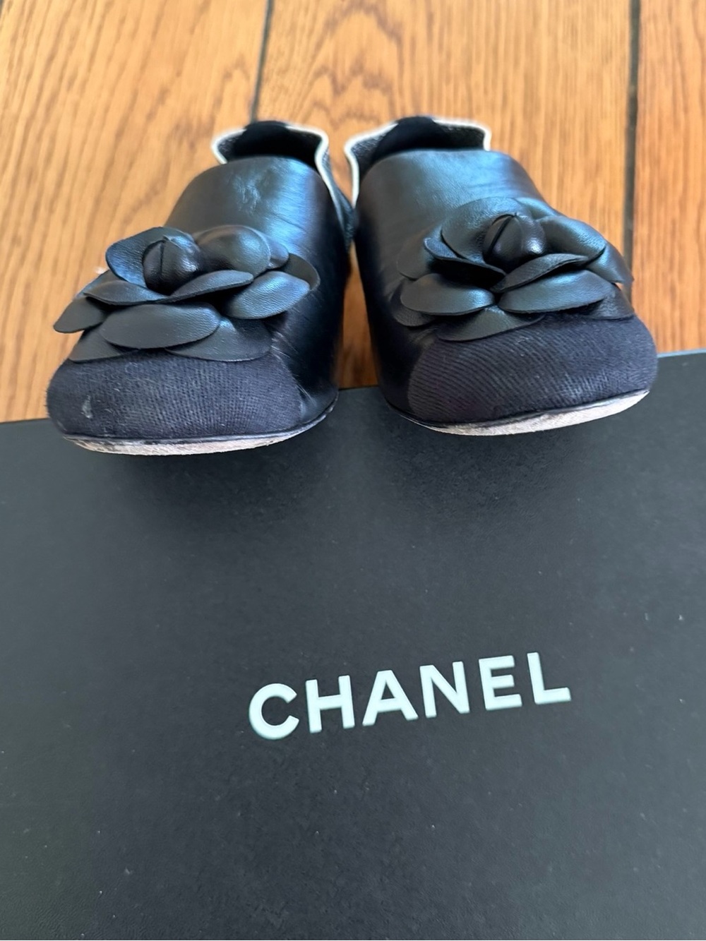Chanel Black Leather Camellia Slide Mules with dust bag + box - Picture 3 of 3